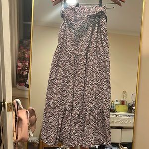 Gorgeous floral maxi skirt with belt and buttons